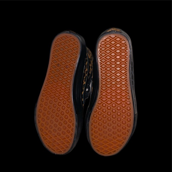 Size 7 Vans Pro Leopard High Top “Cher Strawberry” collection vans. - Picture 6 of 13